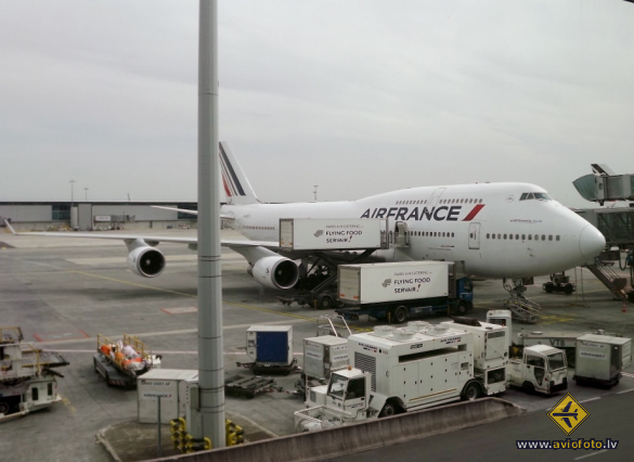Boeing 747-428